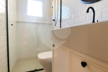 Sobrado à venda com 3 quartos, sendo 1 suíte, em Vila Nivi, São Paulo, SP