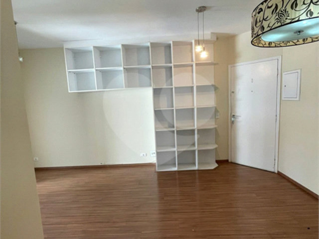 Apartamento à venda com 2 quartos, sendo 1 suíte,  em Morumbi, São Paulo, SP
