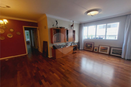 Apartamento à venda com 3 quartos, sendo 1 suíte,  em Jardim Paulista, São Paulo, SP