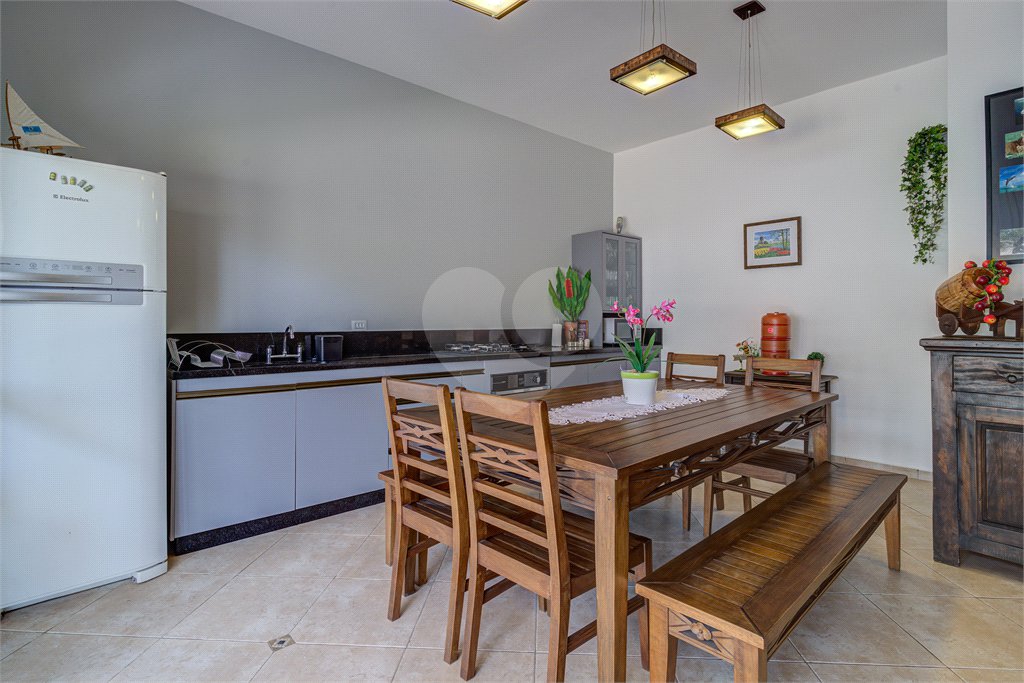 Casa à venda com 5 quartos, sendo 3 suítes, em Chácara Monte Alegre, São Paulo, SP