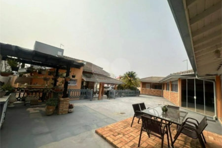 Casa à venda com 3 quartos, sendo 1 suíte, no condomínio Residencial Delle Stelle, Louveira - SP