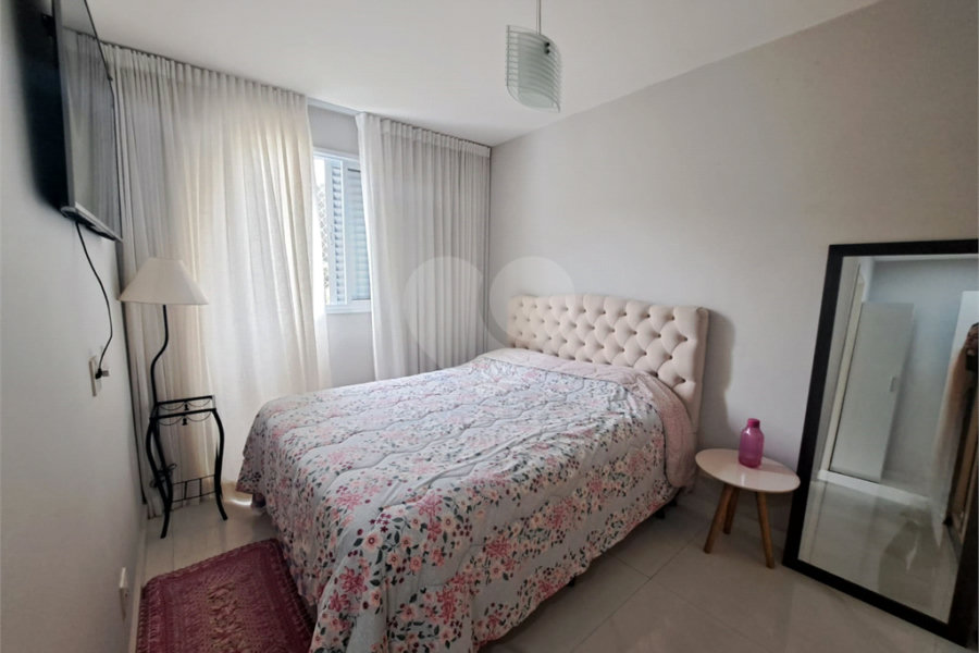 Apartamento à venda com 3 quartos, sendo 1 suíte, em Jardim Peri, São Paulo, SP