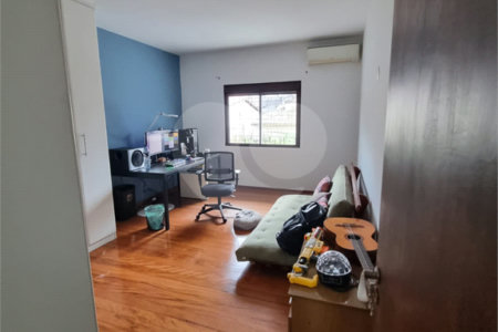 Sobrado à venda com 4 quartos, sendo 1 suíte, em Brooklin, São Paulo, SP