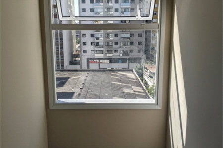Bela Vista ! Studio novo 2400,00 !