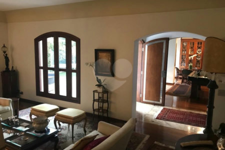 Casa à venda com 5 quartos, sendo 2 suítes,  em Jardim Everest, São Paulo, SP