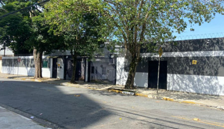 Casa à venda com 2 quartos no condomínio Carvalho Lagares, Poá - SP