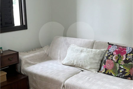 Apartamento à venda com 3 quartos, sendo 1 suíte,  em Jardim das Acácias, São Paulo, SP