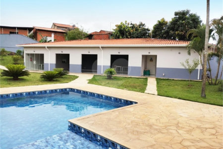 Casa à venda com 3 quartos, sendo 1 suíte, no condomínio Rio das Pedras, Salto - SP