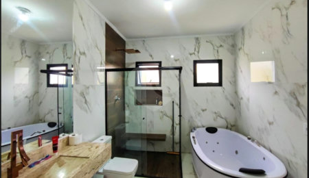 Casa à venda com 4 suítes no condomínio Residencial Vila Real, Bragança Paulista - SP
