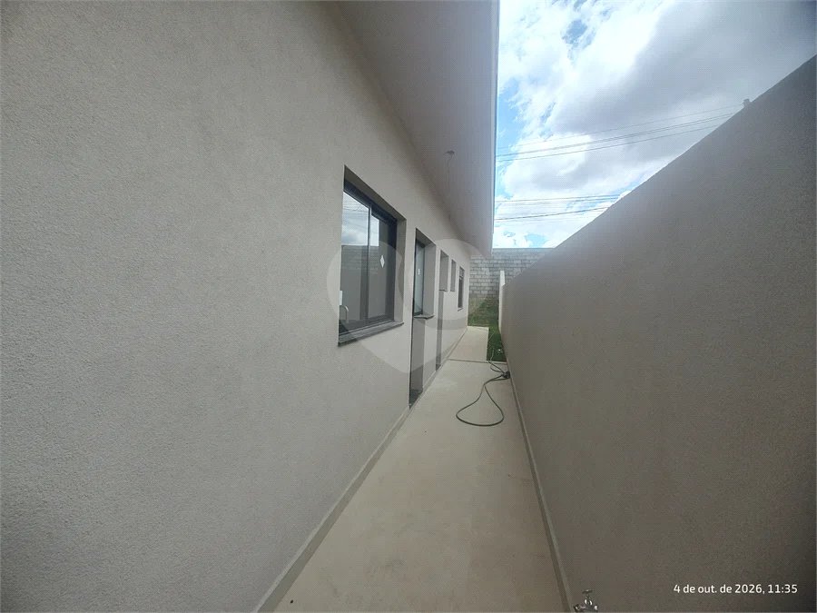 Casa exclusiva em Atibaia de alto padrão com 3 suítes, piscina, espaço gourmet, condomínio fechado, aceita financiamento