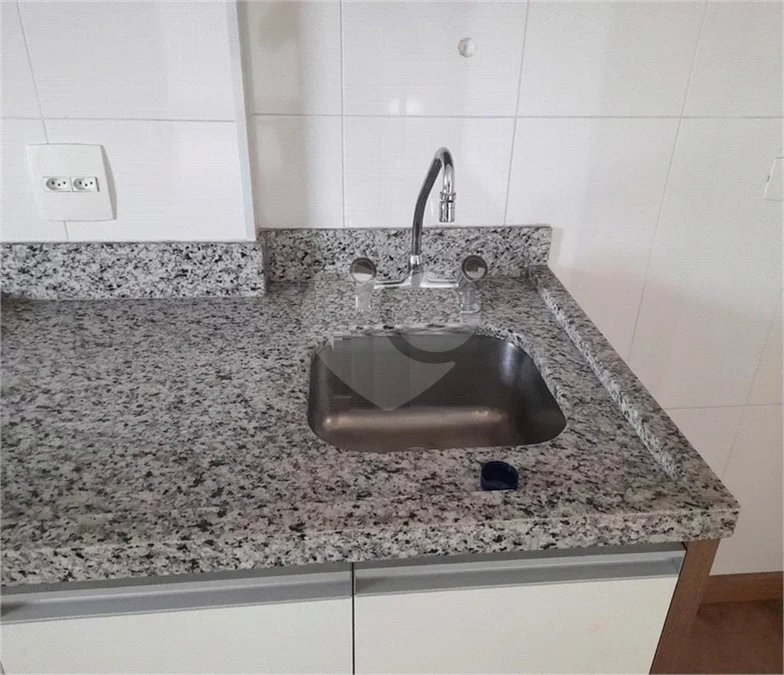 APARTAMENTO DE 44,5 M² COM 01 DORMITÓRIO E COZINHA COM ARMÁRIOS, VARANDA GOURMET E VAGA PARA LOCAÇÃO EM SANTANA