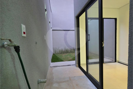 Sobrado à venda com 3 quartos, sendo 1 suíte, em Vila Gumercindo, São Paulo, SP