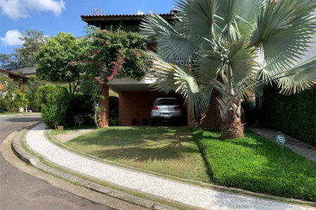 Casa à venda com 4 quartos, sendo 2 suítes, no condomínio Ype Branco 2, São Paulo - SP