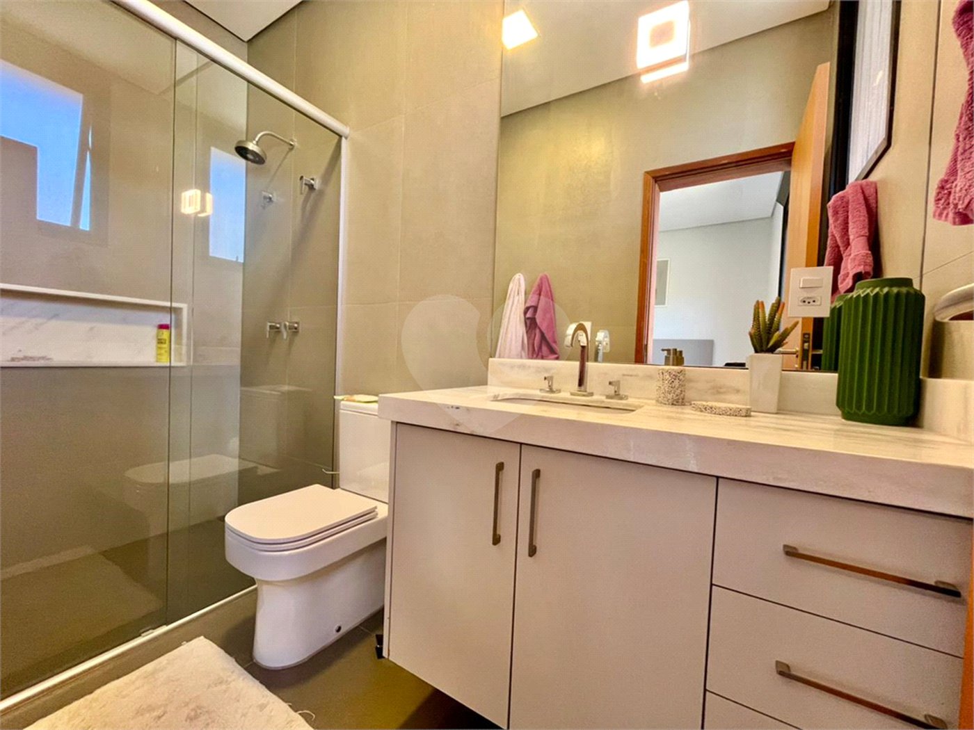 Casa à venda com 4 suítes no condomínio Fazenda Imperial, Sorocaba - SP