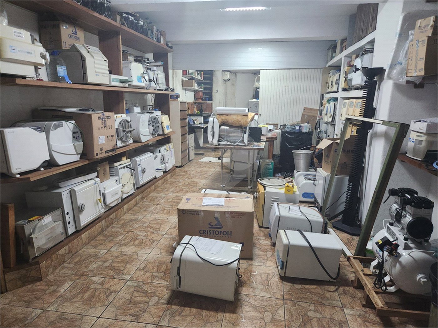 Sobrado à venda com 4 quartos, sendo 1 suíte, em Água Branca, São Paulo, SP