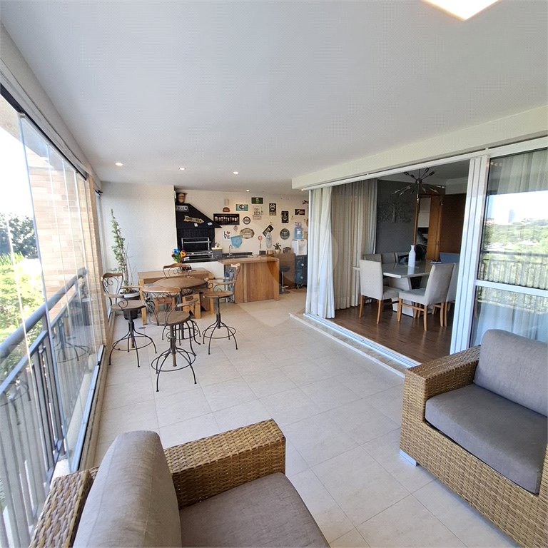 Apartamento à venda com 3 suítes em Jardim Marajoara, São Paulo, SP