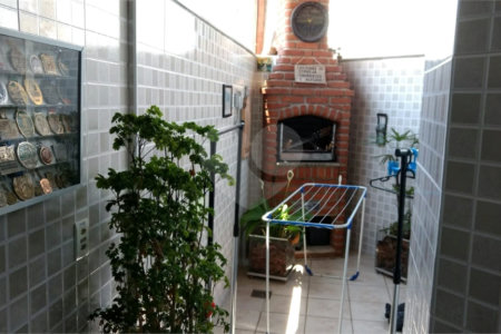 Casa à venda com 3 quartos, sendo 1 suíte, no condomínio Residencial Água Fria, São Paulo - SP