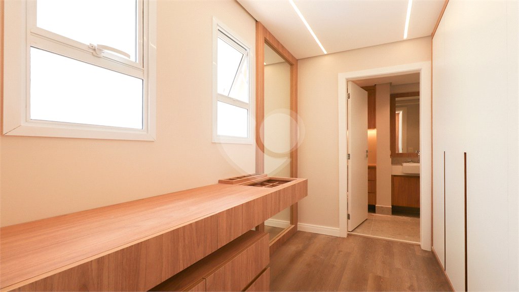 Apartamento à venda com 2 quartos, sendo 1 suíte,  em Vila Uberabinha, São Paulo, SP