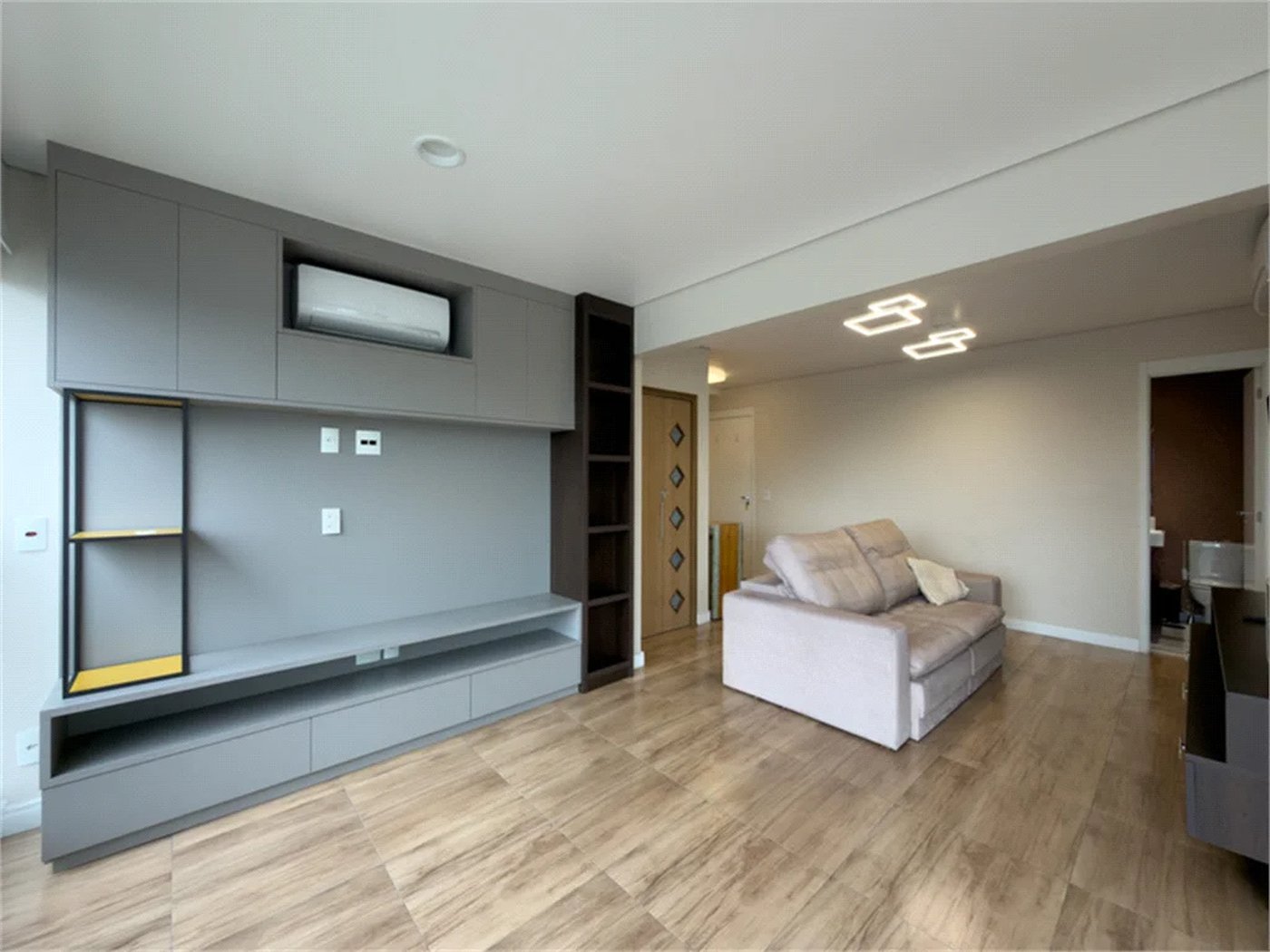 Apartamento à venda com 4 quartos, sendo 2 suítes, em Pinheiros, São Paulo, SP