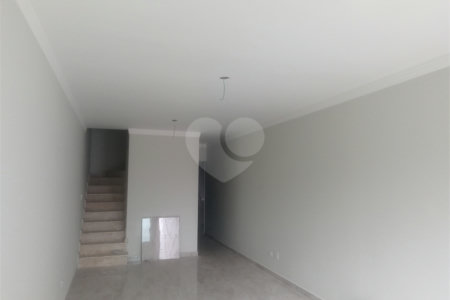 Sobrado à venda com 3 quartos, sendo 1 suíte, em Vila Mazzei, São Paulo, SP