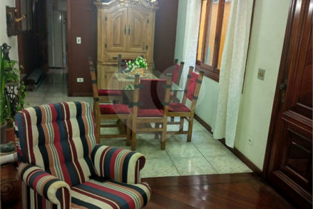 Sobrado à venda com 3 quartos em Jardim Colombo, São Paulo, SP