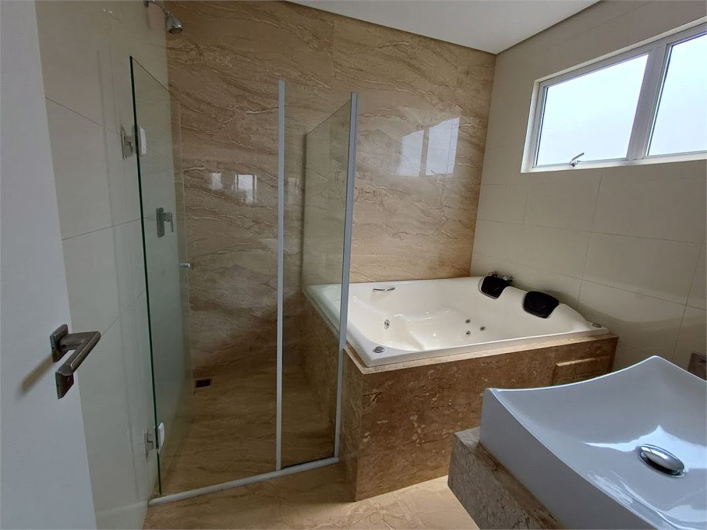 Apartamento Residencial à venda, Itararé, São Vicente - AP1603.
