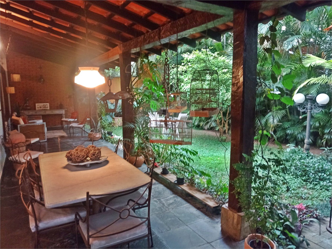 Casa à venda com 4 quartos, sendo 2 suítes,  em Morumbi, São Paulo, SP
