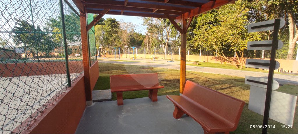 Casa à venda com 3 quartos, sendo 1 suíte, no condomínio Alpes Douro, Bom Jesus dos Perdões - SP