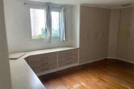 Apartamento à venda com 3 quartos, sendo 1 suíte, em Água Branca, São Paulo, SP