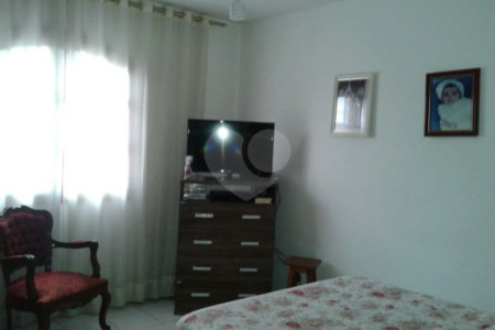 Sobrado à venda com 5 quartos, sendo 1 suíte, em Vila Mazzei, São Paulo, SP