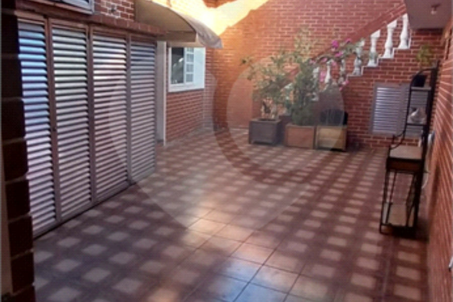 Casa à venda com 3 quartos, sendo 1 suíte, em Vila Scarpelli, Santo André, SP