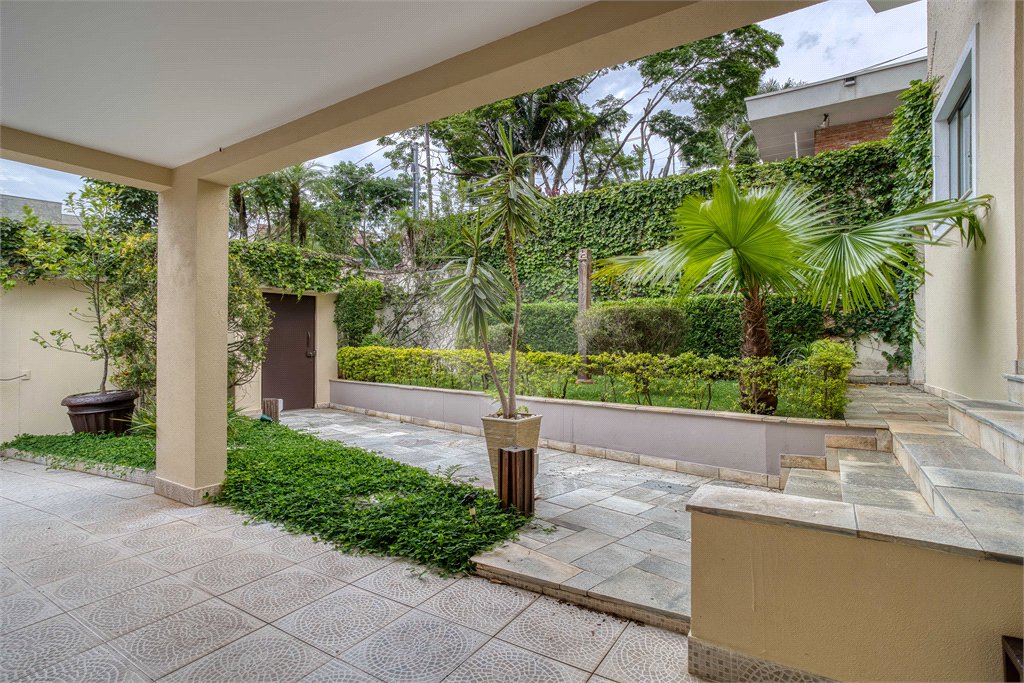 Casa à venda com 4 suítes em Chácara Monte Alegre, São Paulo, SP