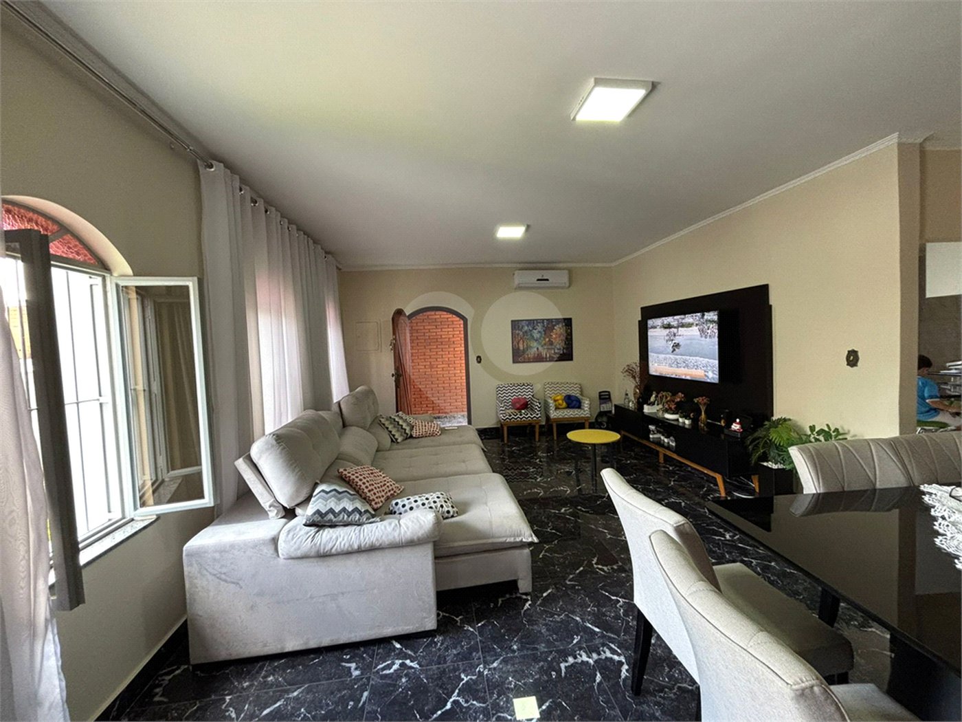 Casa à venda com 3 quartos, sendo 1 suíte,  em Vila Nivi, São Paulo, SP