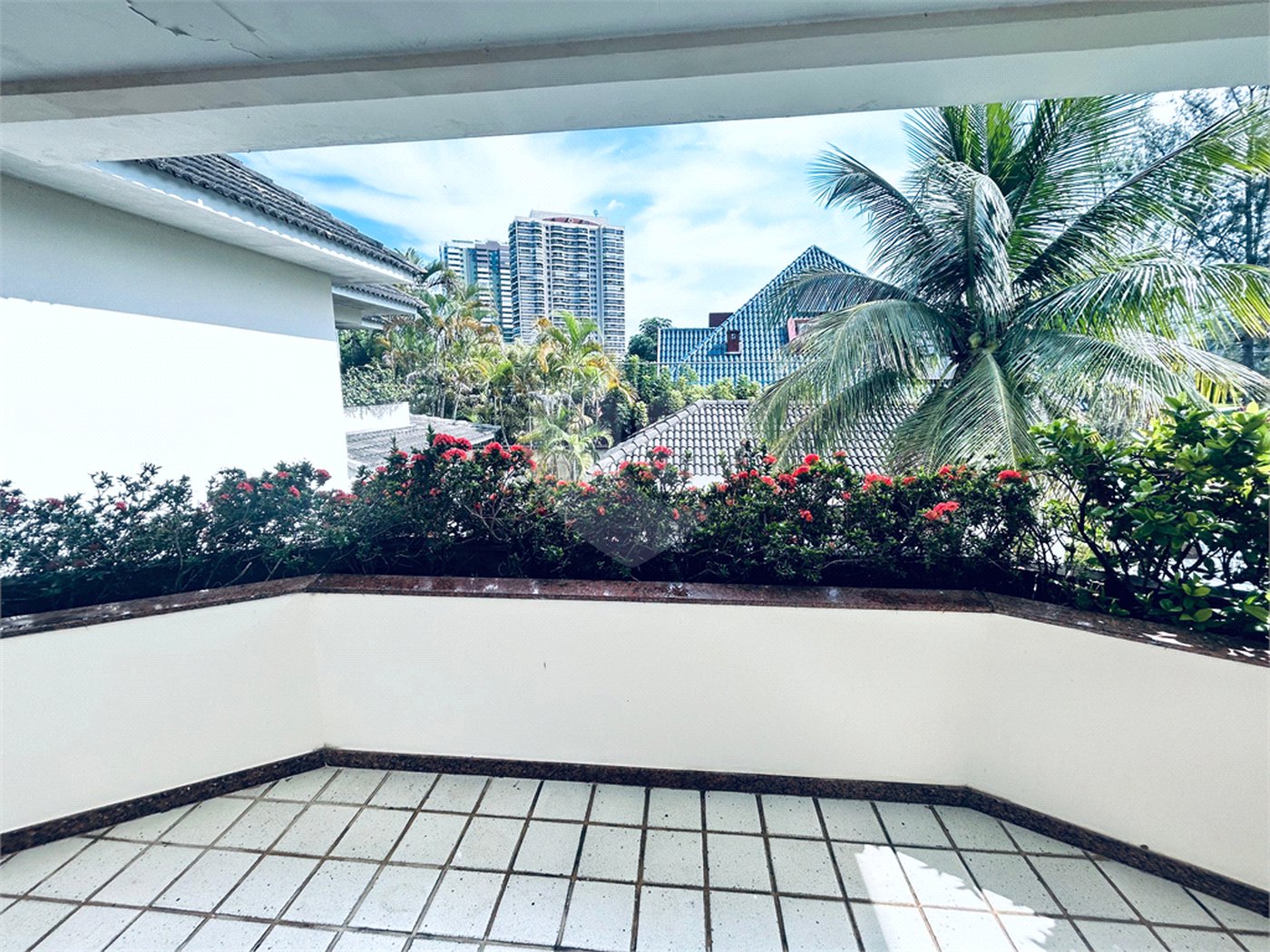 Casa à venda com 8 quartos, sendo 7 suítes, em Barra da Tijuca, Rio de Janeiro, RJ