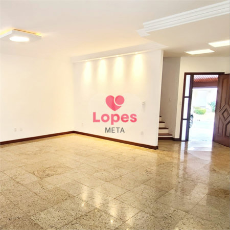Casa à venda com 4 quartos, sendo 2 suítes, no condomínio Colinas, São José dos Campos - SP