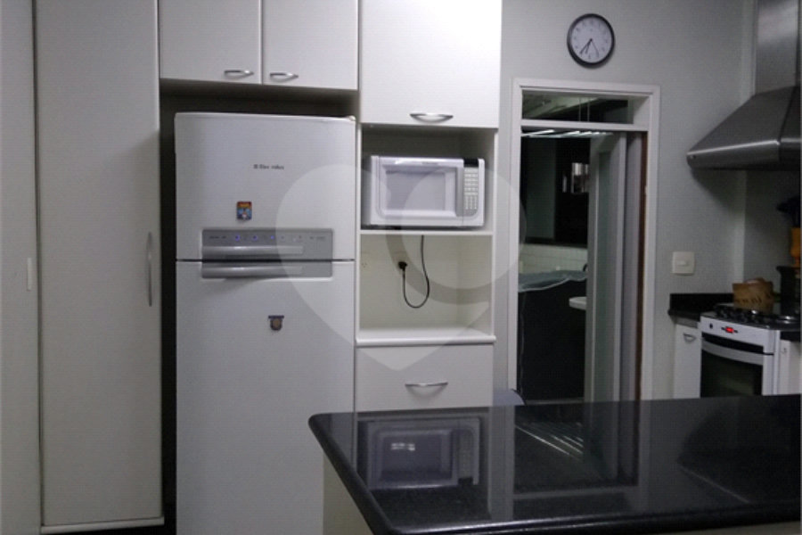Apartamento à venda com 3 quartos, sendo 1 suíte,  em Bela Vista, São Paulo, SP