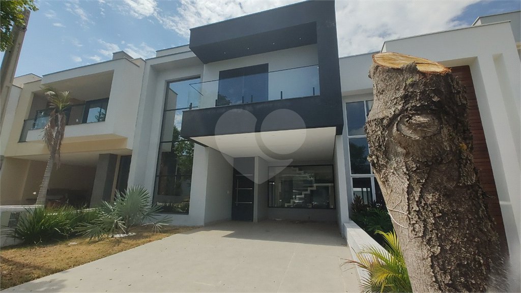 Casa à venda com 3 suítes no condomínio Terras de São Francisco, Sorocaba - SP