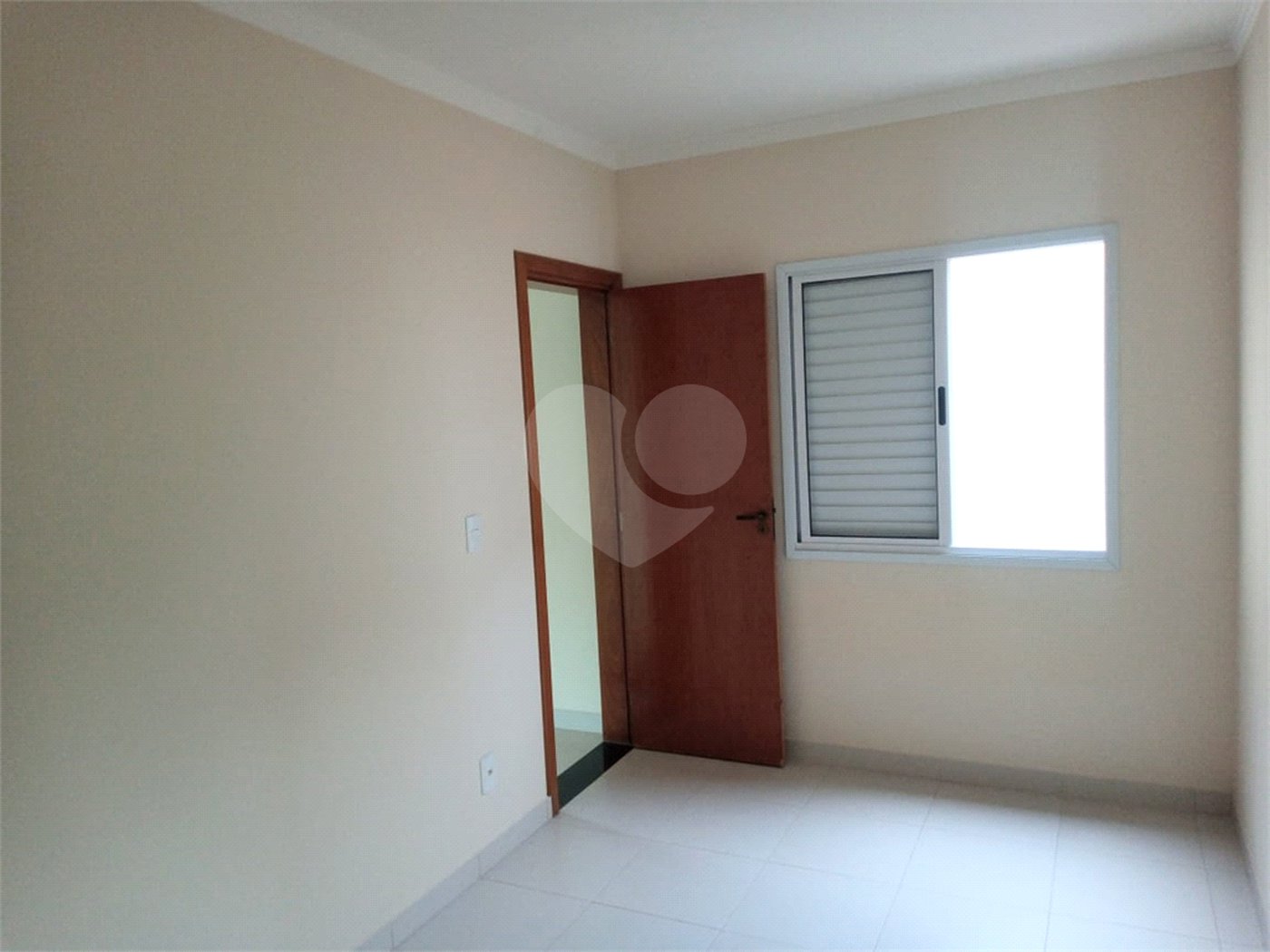 Casa à venda com 3 quartos, sendo 1 suíte, no condomínio Residencial Vila Primavera (zona Norte), São Paulo - SP