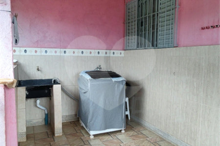 Casa à venda com 3 quartos, sendo 1 suíte, em Vila Santa Helena, Atibaia, SP