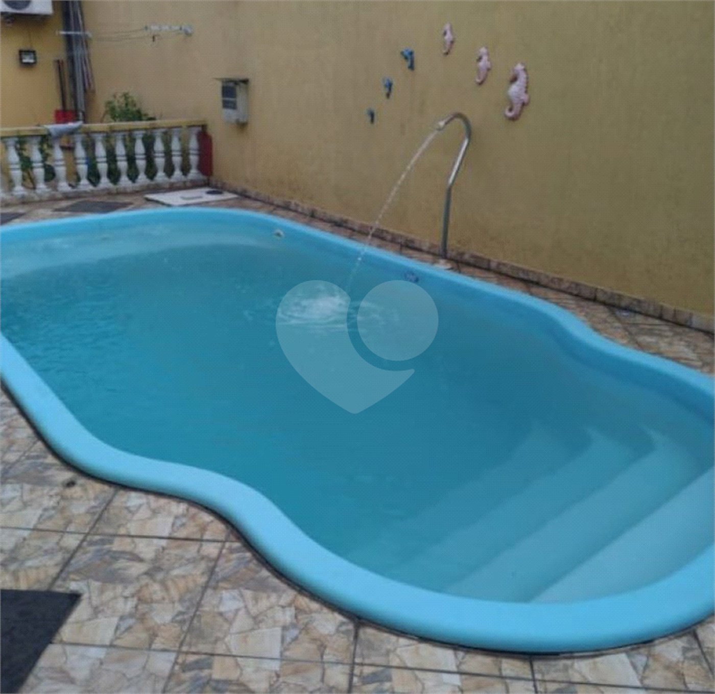 Casa à venda com 4 quartos, sendo 1 suíte, em Cidade Kemel, Poá, SP