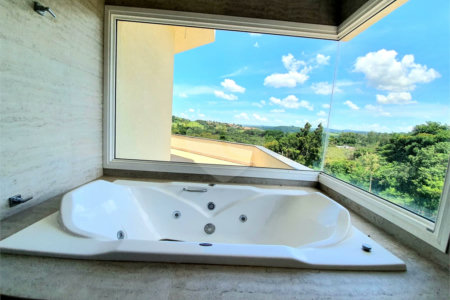 Casa à venda com 5 quartos, sendo 3 suítes, no condomínio Serra da Estrela, Atibaia - SP