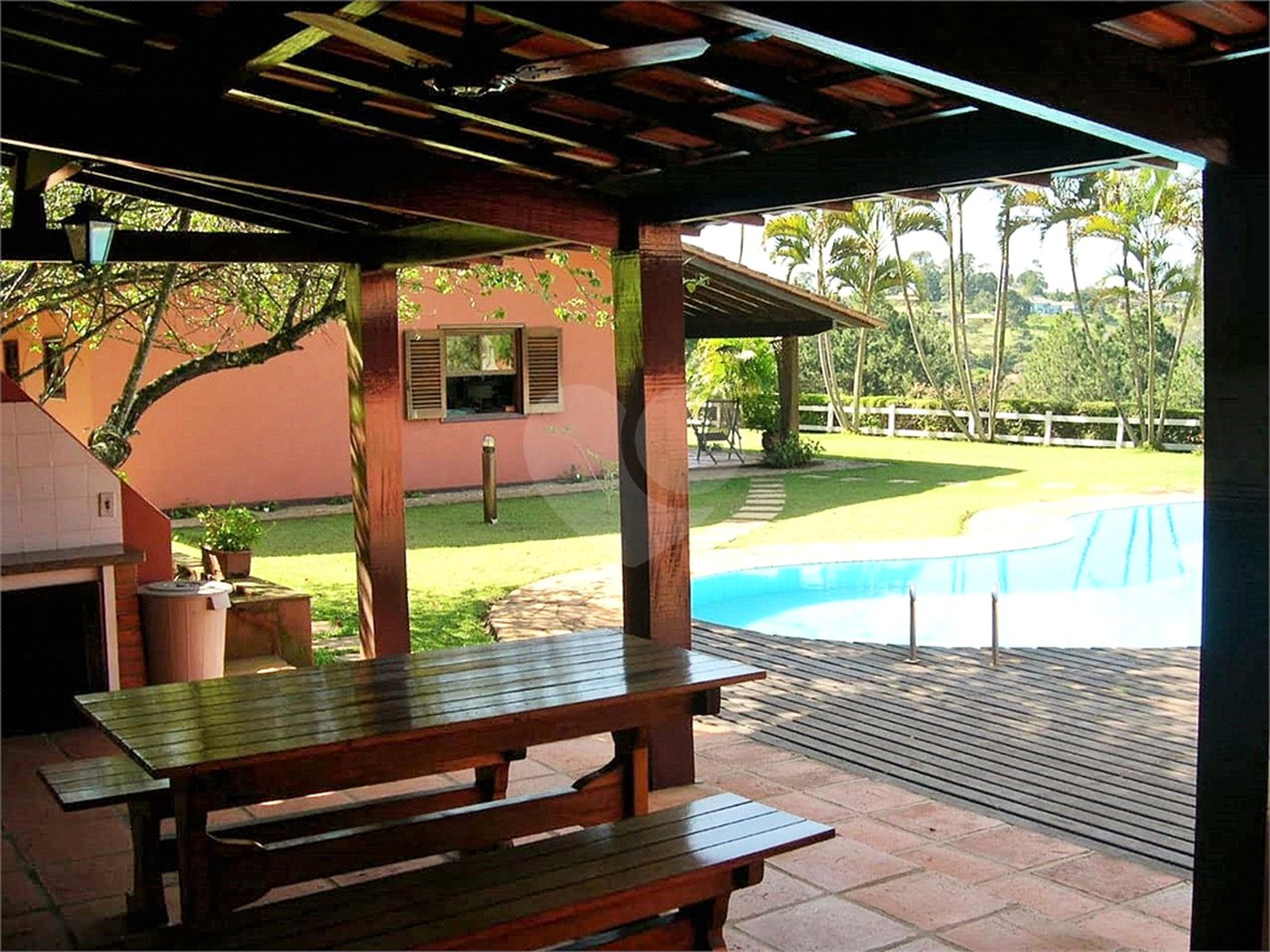 Casa em condomínio à venda ou para alugar com 4 quartos, sendo 2 suítes, em Caixa D´água, Vinhedo, SP