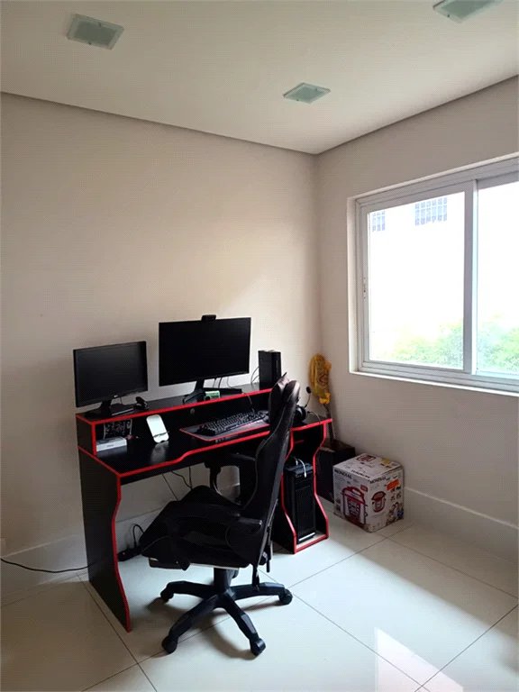 Casa Térrea à venda com 4 quartos, sendo 3 suítes, em Jardim Morumbi, São Paulo, SP
