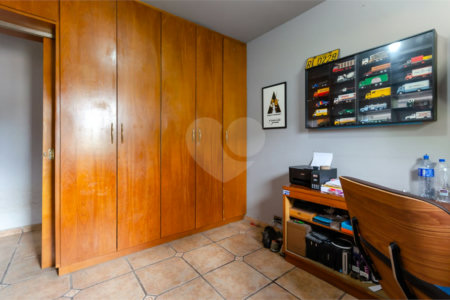 Sobrado à venda ou para alugar com 4 quartos, sendo 1 suíte, em Vila Anglo Brasileira, São Paulo, SP