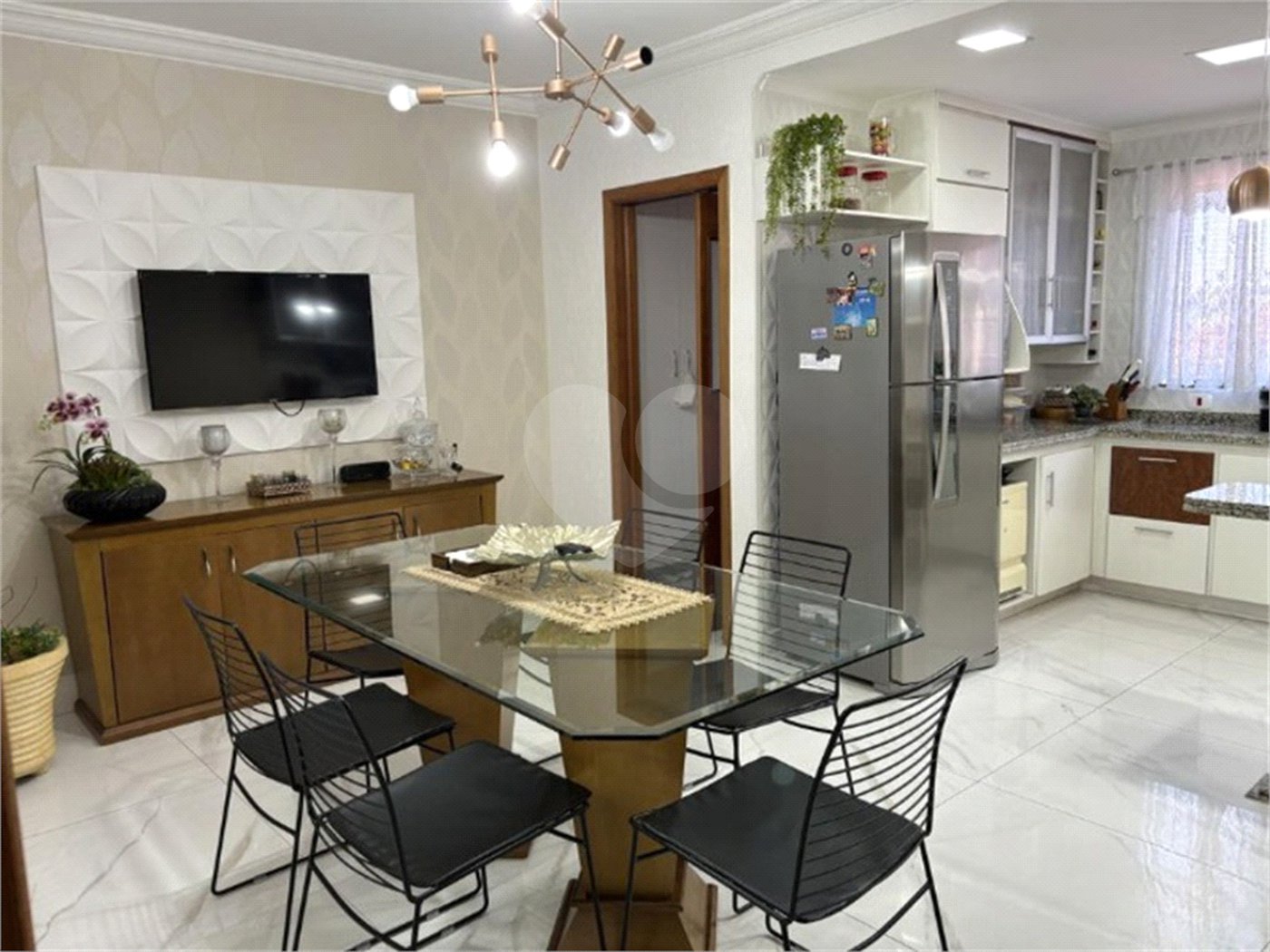 Sobrado à venda com 4 quartos, sendo 1 suíte, em Vila Floresta, Santo André, SP