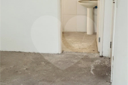 Sobrado à venda com 8 quartos em Vila Tramontano, São Paulo, SP
