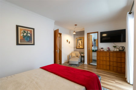 Casa à venda com 3 quartos, sendo 1 suíte, no condomínio Orquideas, São Paulo - SP