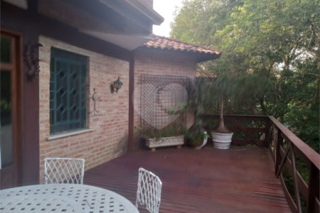 Chácara à venda com 7 quartos, sendo 3 suítes, em Saboó, São Roque, SP
