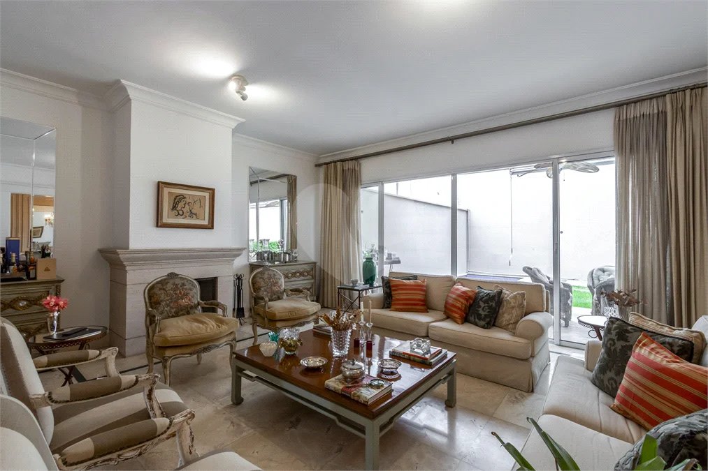 Casa de Vila à venda com 3 suítes em Morumbi, São Paulo, SP
