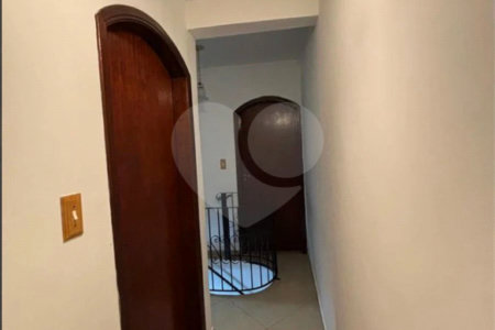Sobrado à venda com 3 suítes em Jardim Tupã, São Paulo, SP